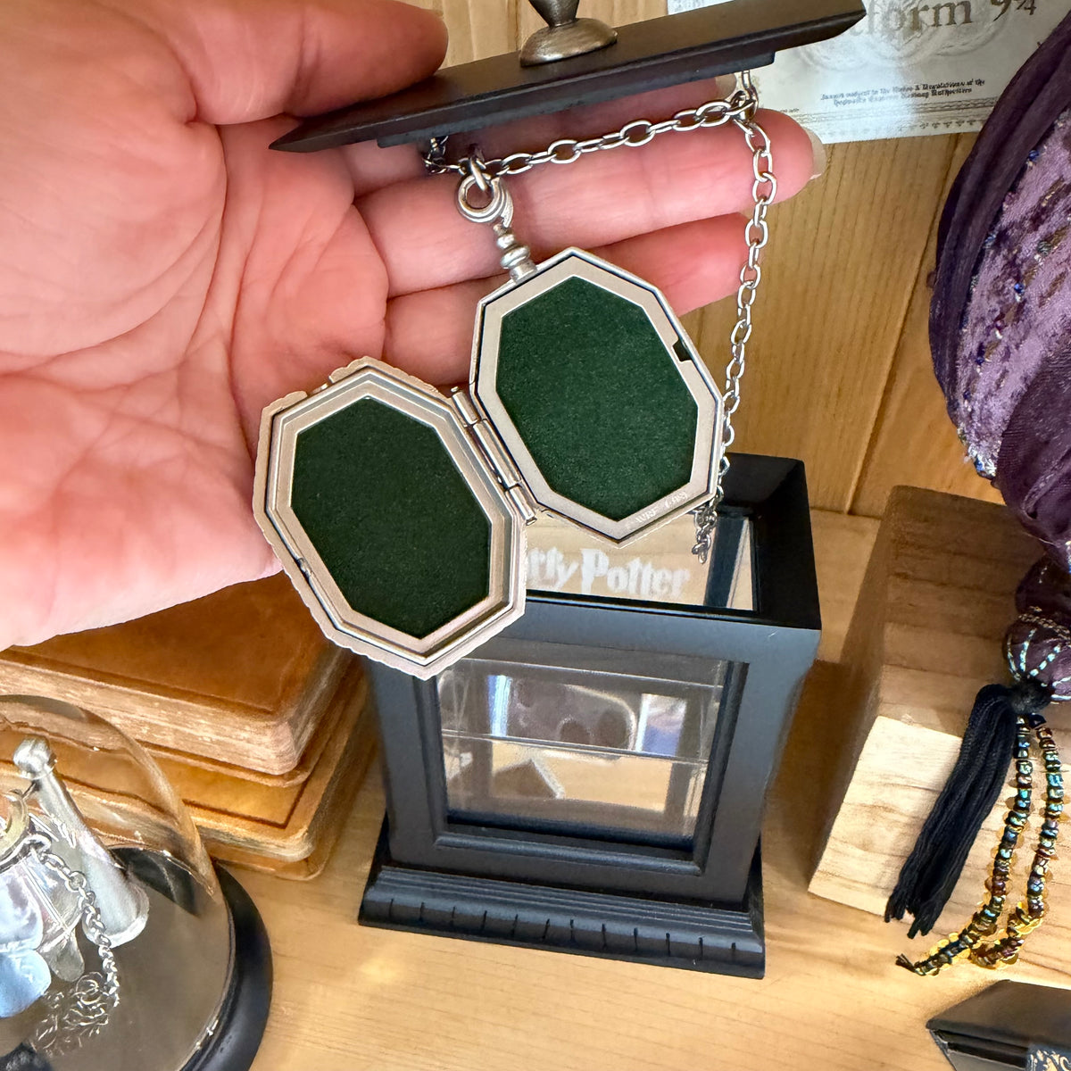 Médaillon de Salazar Serpentard – Réplique Officielle Harry Potter – Horcruxe de Voldemort – Noble Collection