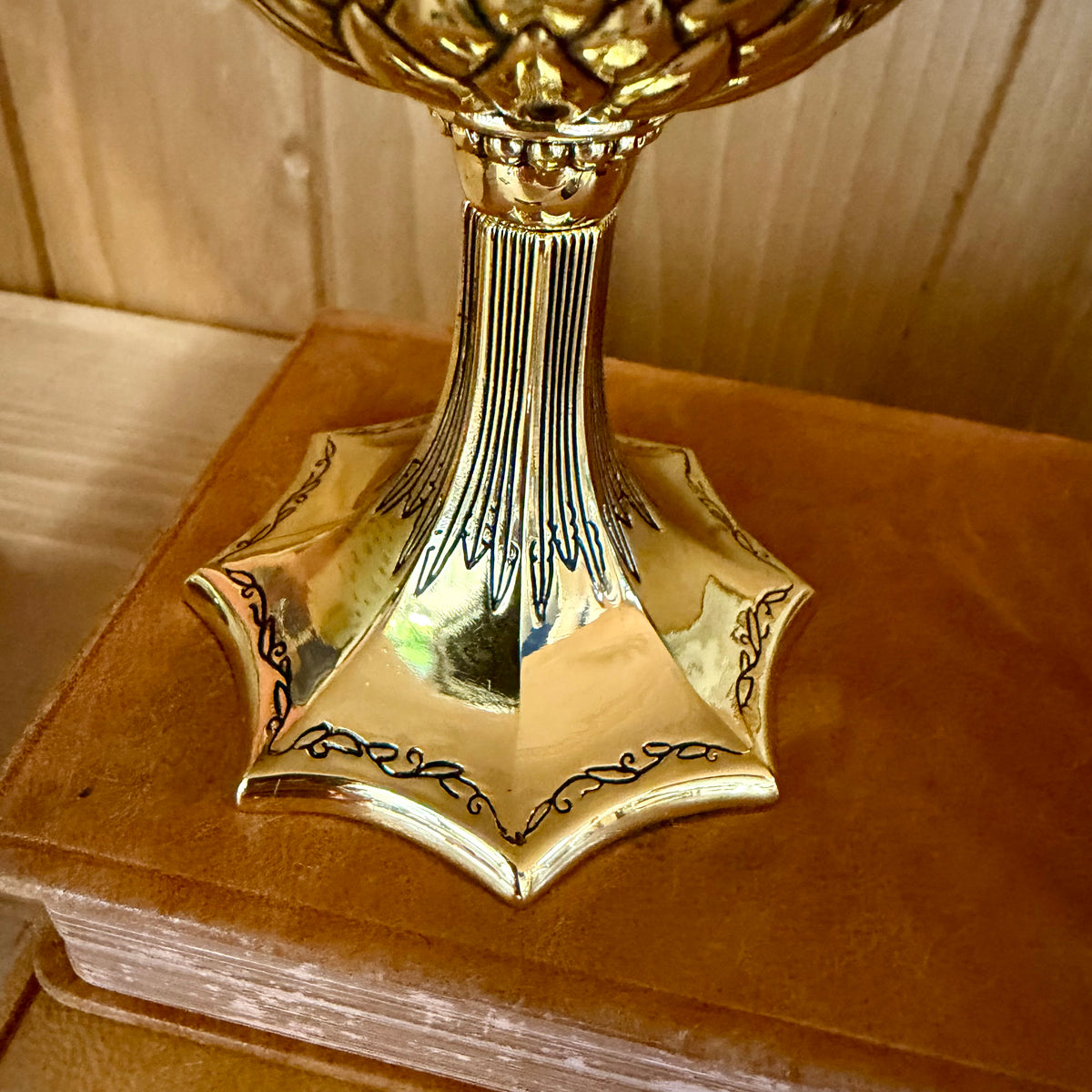 Coupe de Helga Poufsouffle – Réplique Officielle Harry Potter – Horcruxe de Voldemort – Noble Collection