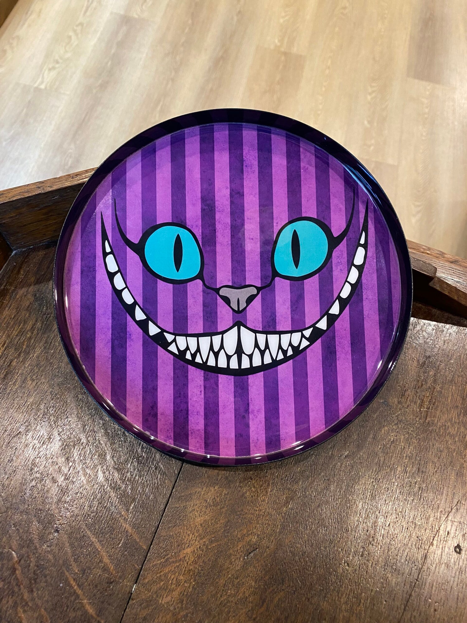 Plateau en métal Chat du Cheshire – Alice au Pays des Merveilles – 20 cm