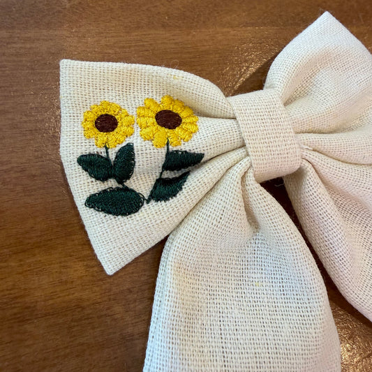 Pince à cheveux nœud écru brodé tournesol