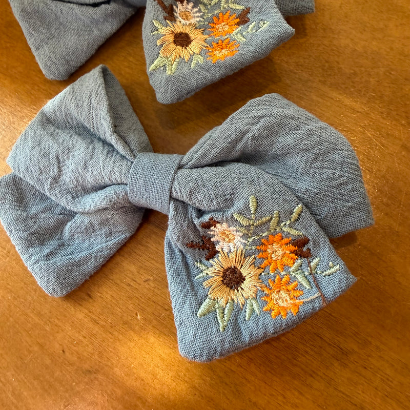 Lot de 2 pinces à cheveux nœud bleu brodé