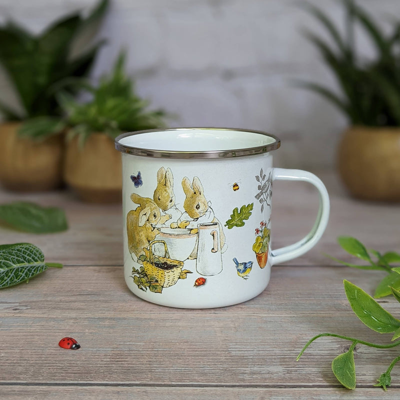 Mug avec un décor de lapins des dessins de Beatrix Potter