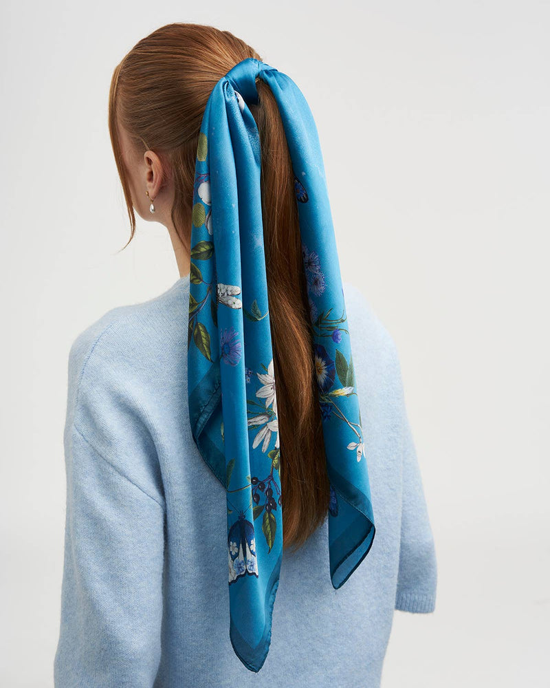 Foulard carré Midnight Garden – Papillons, fleurs et lune – Fable England