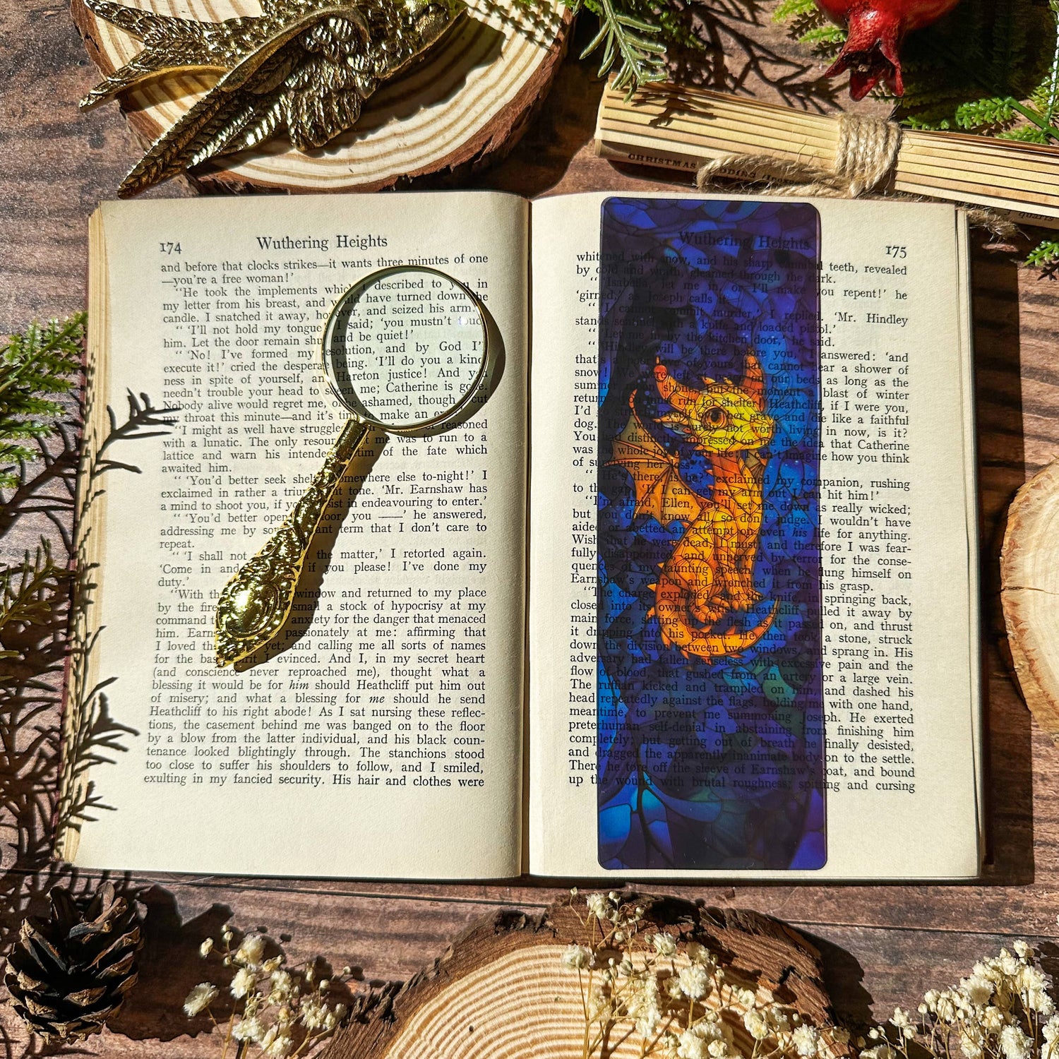 Marque-page vitrail – Petit dragon doré – Collection Sonnet & Fable