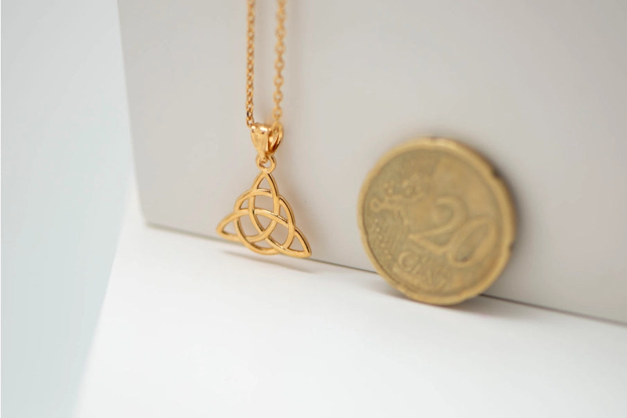 Collier Triquetra plaqué or – Symbole celtique