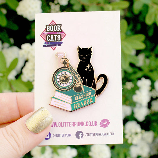 Pin's – Chat noir et livres verts – “Classics Reader”