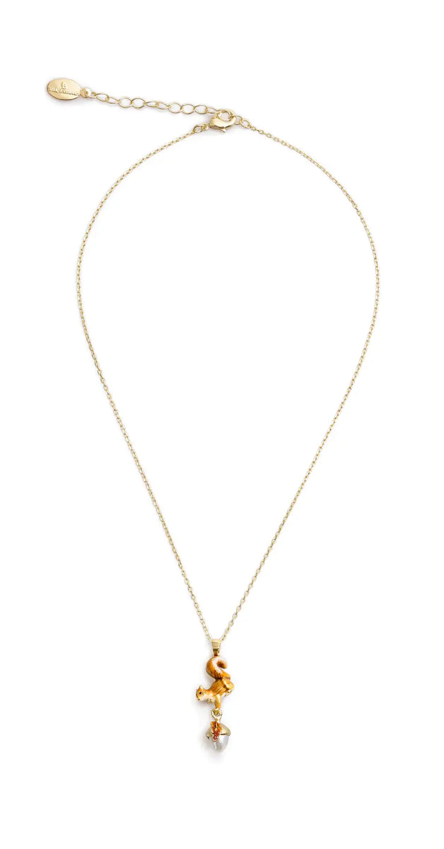 Collier Bill Skinner – Écureuil & Gland Plaqué Or – Pendentif Émaillé