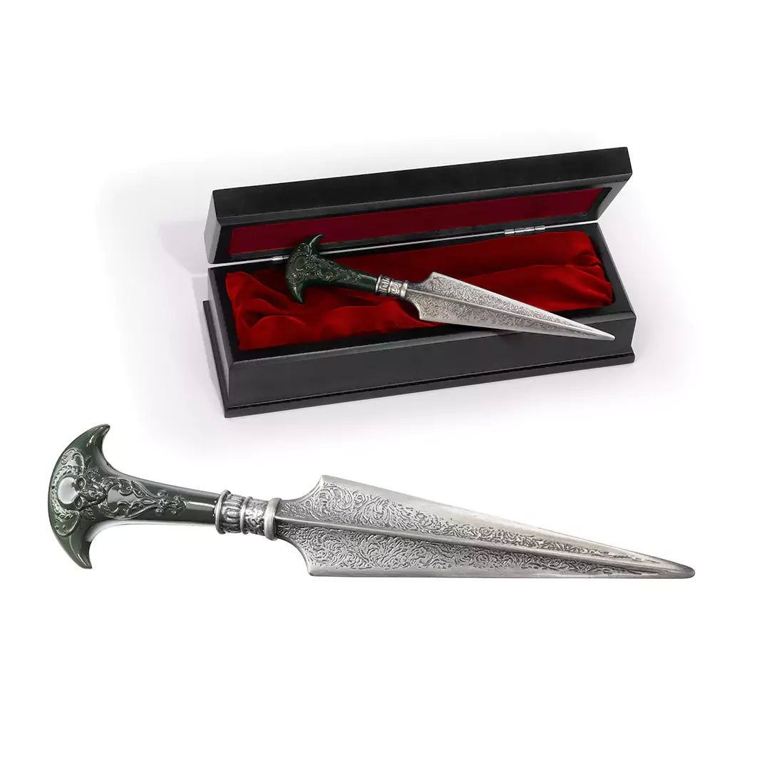 Dague de Bellatrix Lestrange dans Harry Potter, objet de collection fabriqué par The Noble Collection
