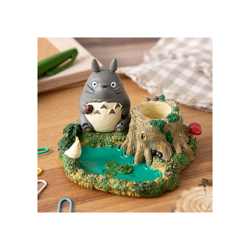 Porte-stylo Totoro – Scène du lac avec tronc d’arbre – Studio Ghibli