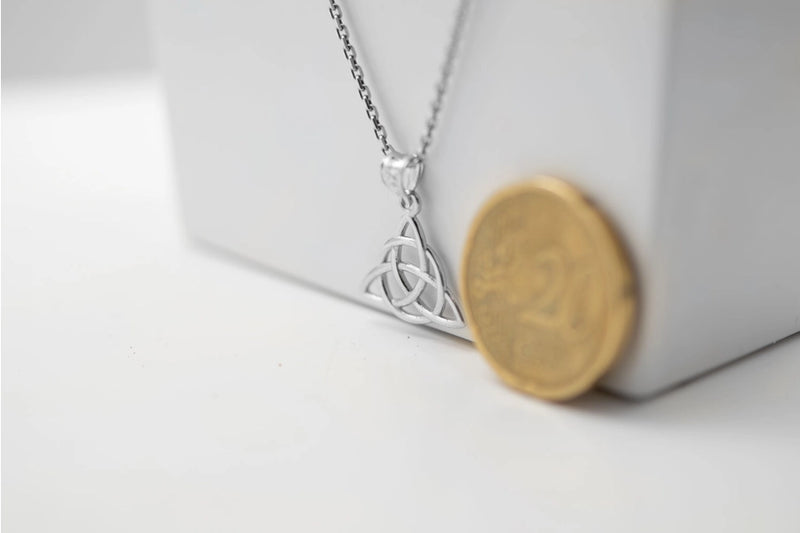 Collier Triquetra en argent 925 – Symbole celtique
