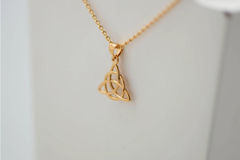 Collier Triquetra plaqué or – Symbole celtique