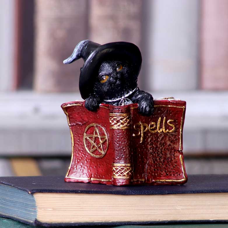 Statuette Chat Sorcier noir – Livre de Sortilèges rouge