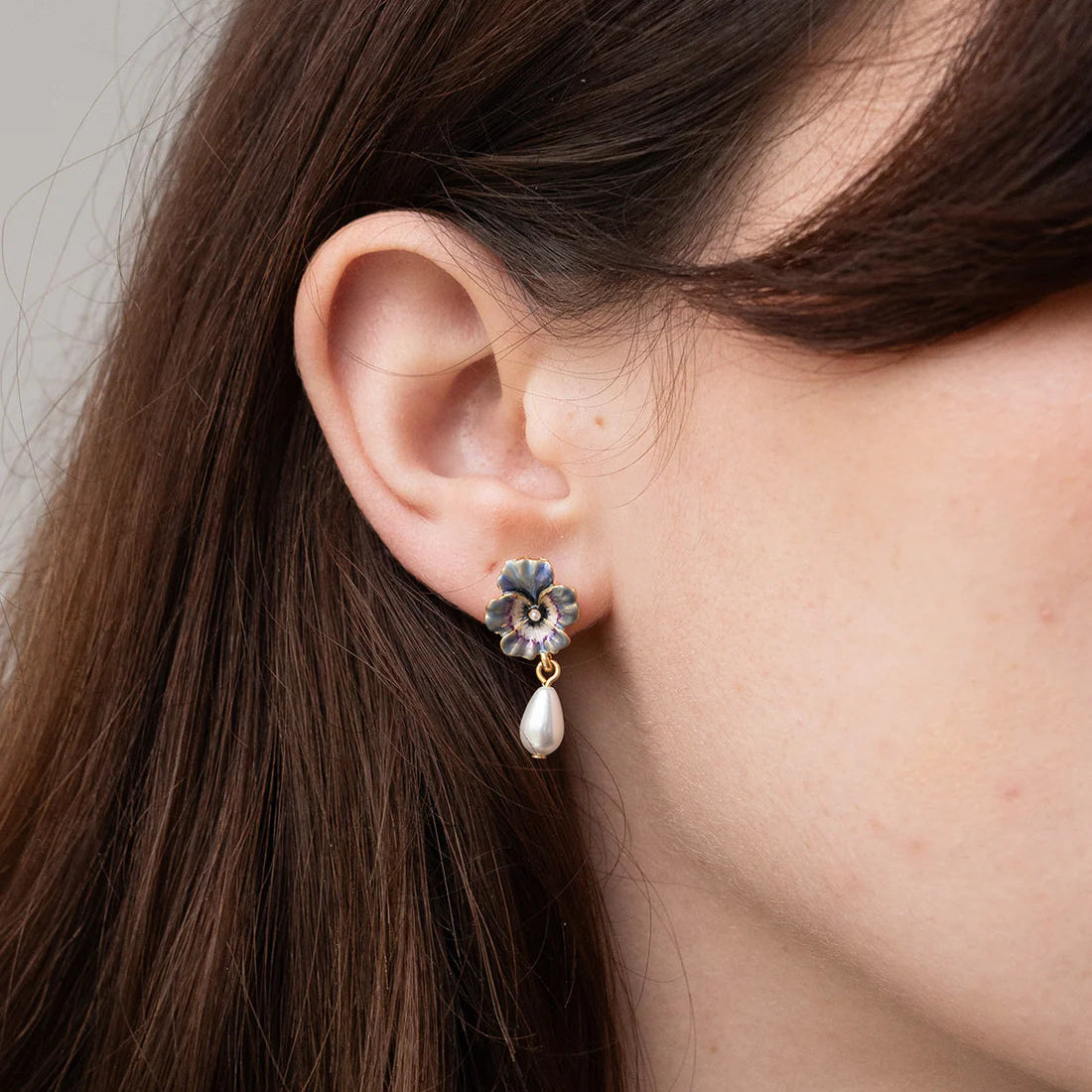 Boucles d’oreilles Pansy Pearl – Fleur pensée & perle - Fable England