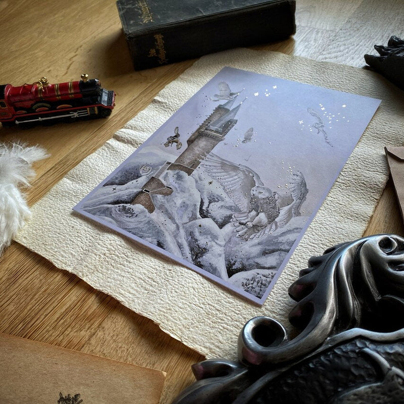 Illustration A5 Tour enneigée & chouettes – Univers magique