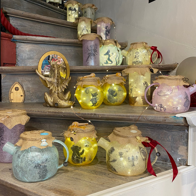 Lanterne artisanale en verre – Inspirée de Winnie et son pot de miel