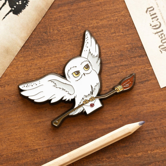 Magnet officiel Harry Potter – Hedwige en vol avec lettre et balai