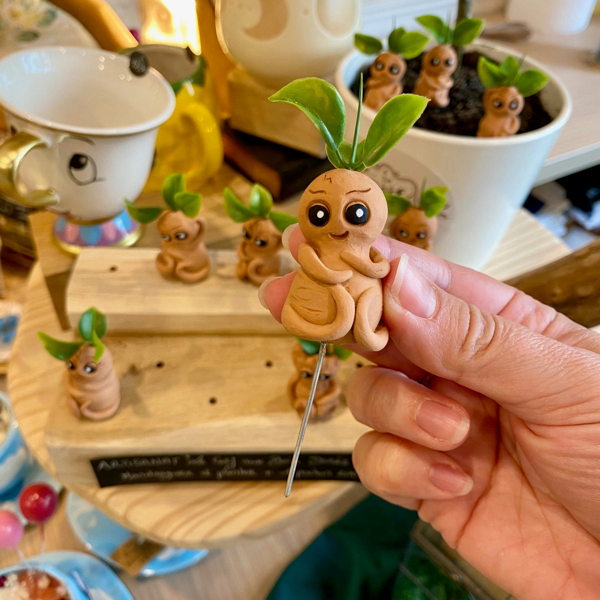 Figurine Mandragore Artisanale en Argile – Décoration de Plante