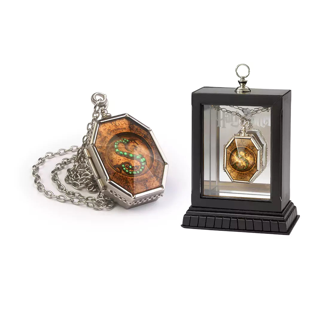 Médaillon de Salazar Serpentard de Harry Potter, marque The Noble Collection