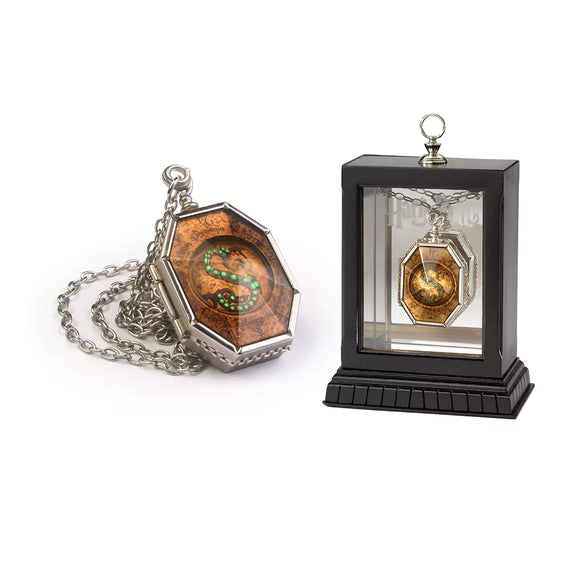 Médaillon de Salazar Serpentard de Harry Potter, marque The Noble Collection