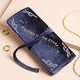 Trousse à bijoux en velours “Written in the Stars” – Pochette de voyage bleu nuit