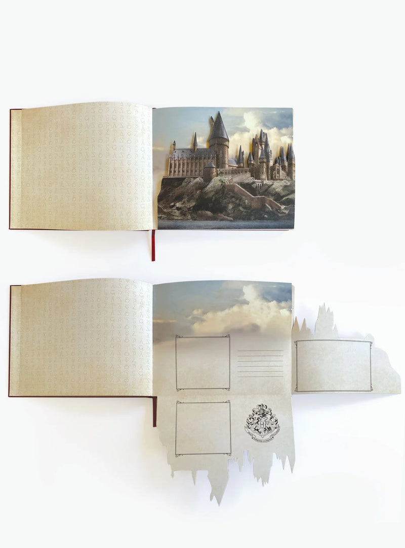 Album photo Deluxe Harry Potter de la marque Paper House Production, page du Chateau de Poudlard