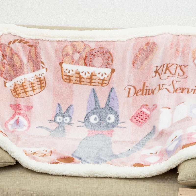 Plaid Fluffy "Boulangerie de Jiji" – Kiki la Petite Sorcière – 70x100 cm