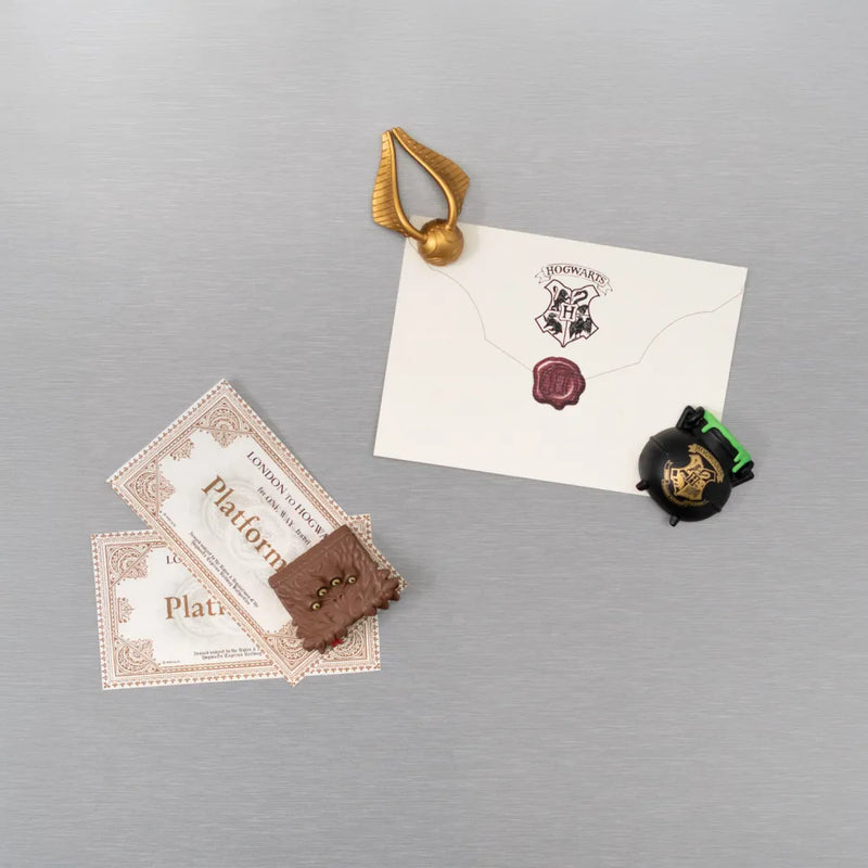 Lot de 3 Aimants Harry Potter – Livre des Monstres, Chaudron & Vif d’Or