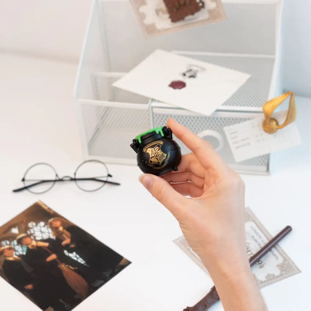 Lot de 3 Aimants Harry Potter – Livre des Monstres, Chaudron & Vif d’Or