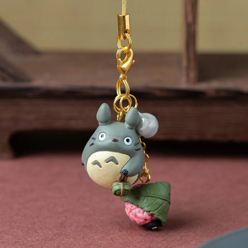 Strap Totoro gris & sakuramochi – Bijou de sac / téléphone