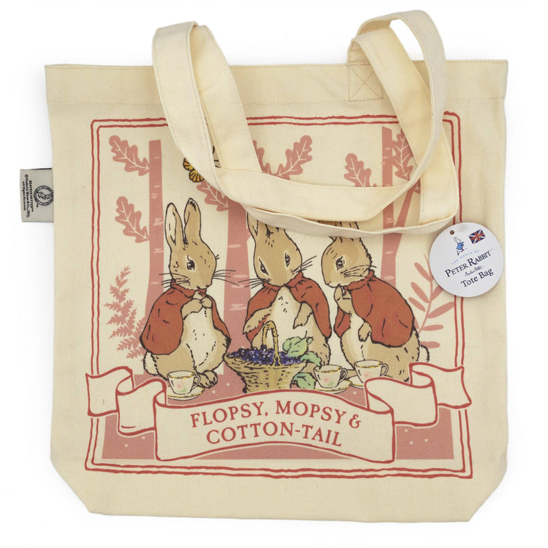 Tote bag beige avec des décors roses sur le thème de Flopsy, Mopsy et Cotton Tail de Beatrix Potter